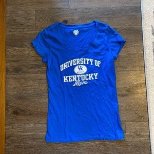 Fourth & One Apparel size large Kentucky mom shirt